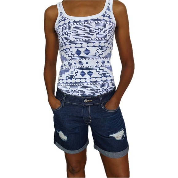 ARIZONA JEAN CO || SIZE 7 || DENIM CUFFED DISTRESSED SHORTS - Picture 9 of 10